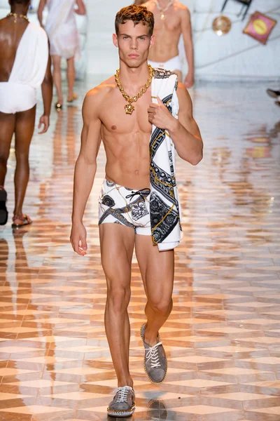 Look 23